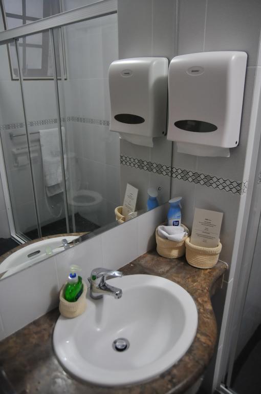 Bed And Breakfast Tomang Τζακάρτα Δωμάτιο φωτογραφία