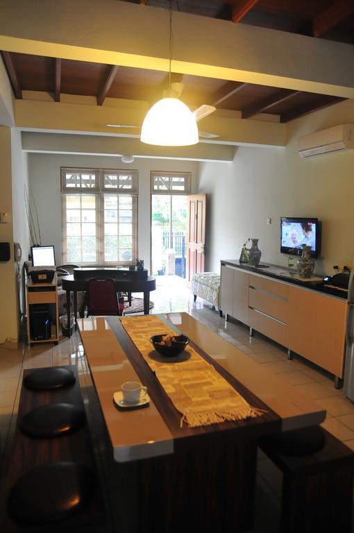 Bed And Breakfast Tomang Τζακάρτα Εξωτερικό φωτογραφία